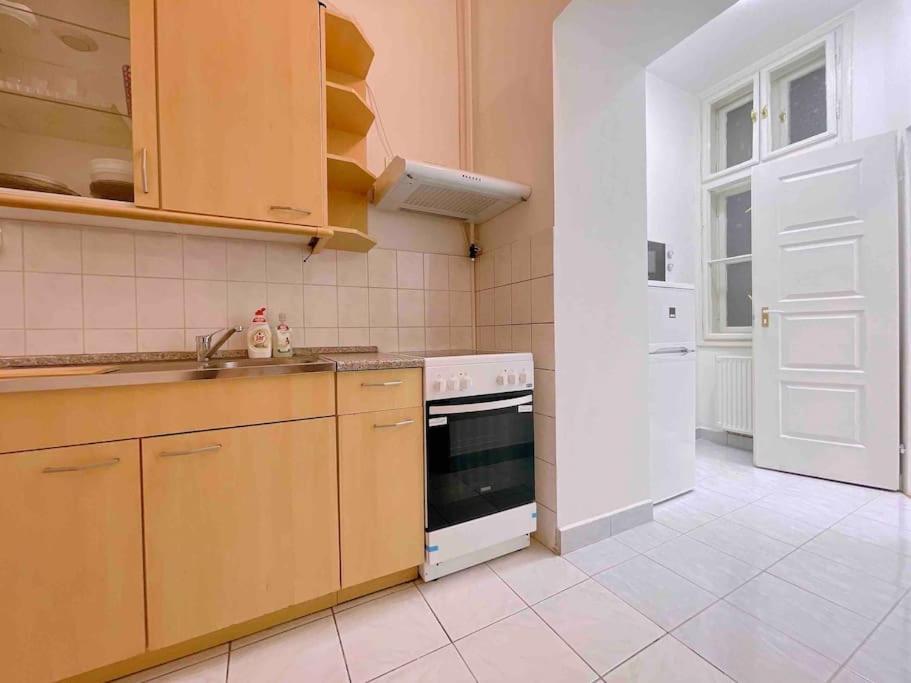 C Downtown Cozy Family Loft Leilighet Budapest Eksteriør bilde